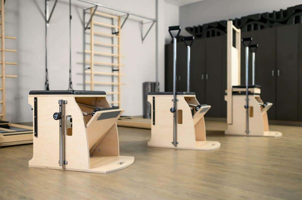 Balanced Body Wunda krēsls Pilates studijas vidē