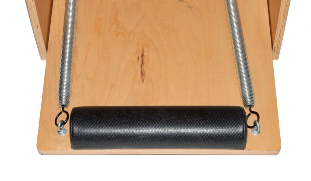 Balanced Body krēsla Signature atsperes uz koka platformas.