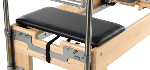 Pilates Studio Reformer ar Tower uzgali, atsperu pretestības dizains.