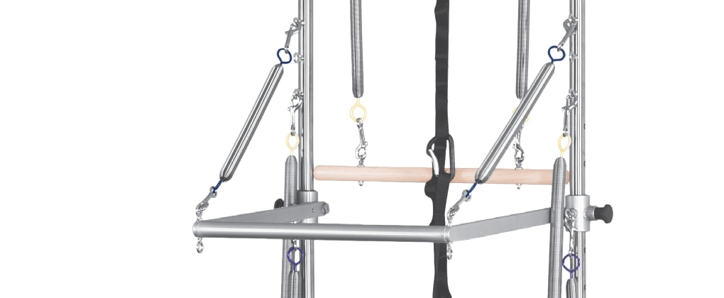 Pilates Reformer tornis ar daudzpusīgām treniņu funkcijām