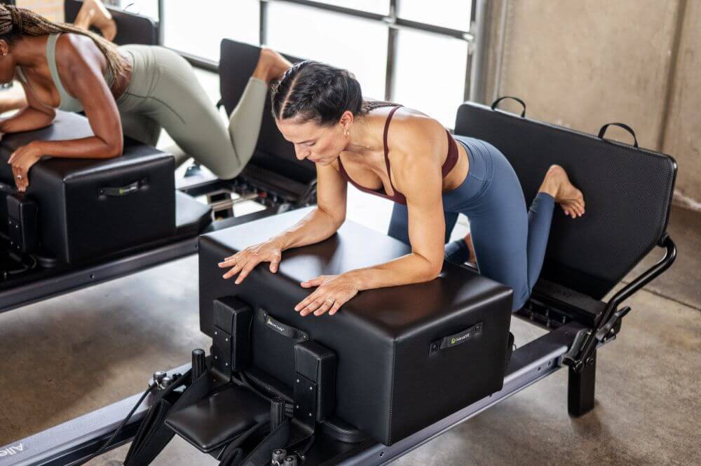 Pilates studija, kurā tiek izmantots Allegro NextGen Reformer ar Jumpboard